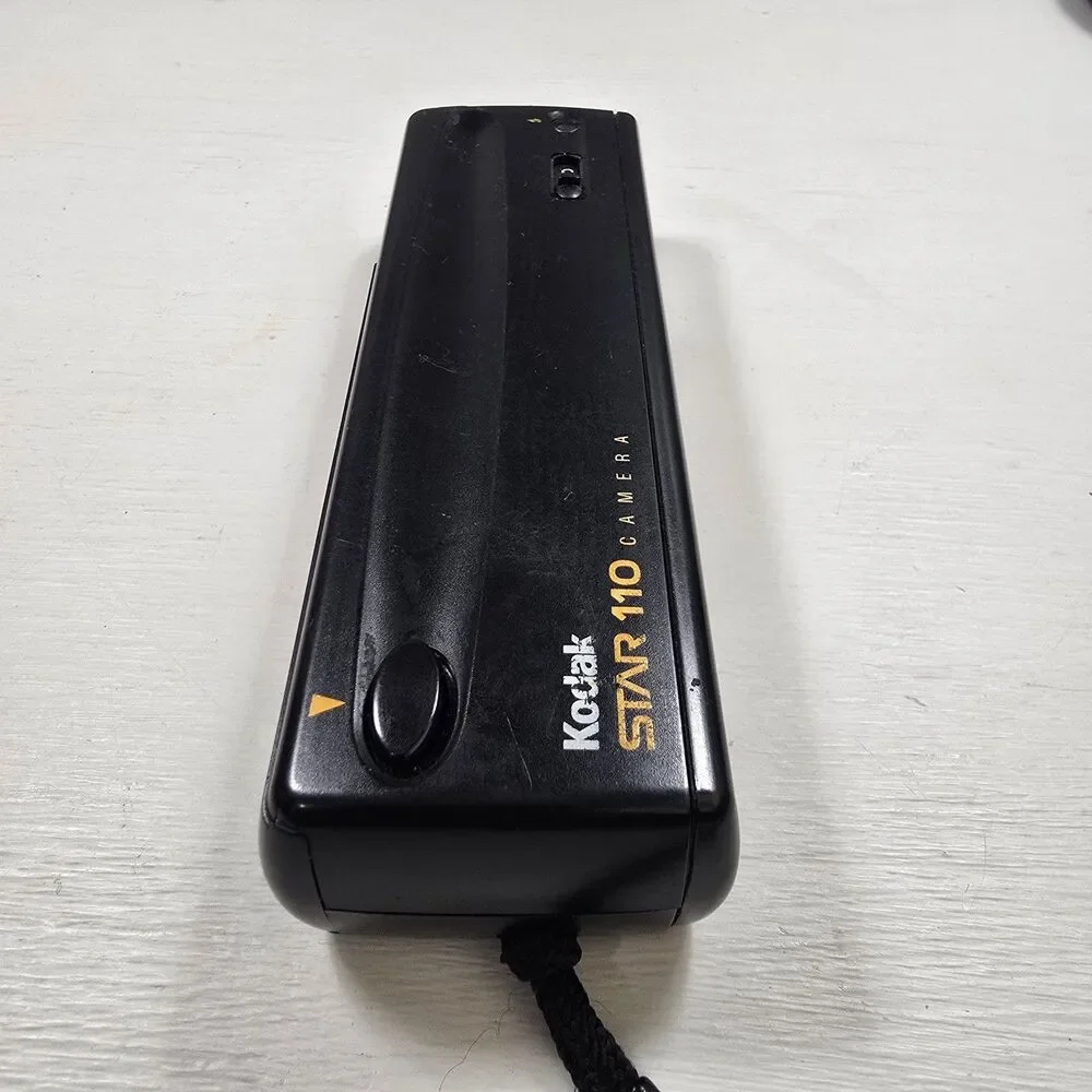 KODAK STAR 110 Film Pocket Size Camera Wirh Flash Untested FOR PARTS with Case